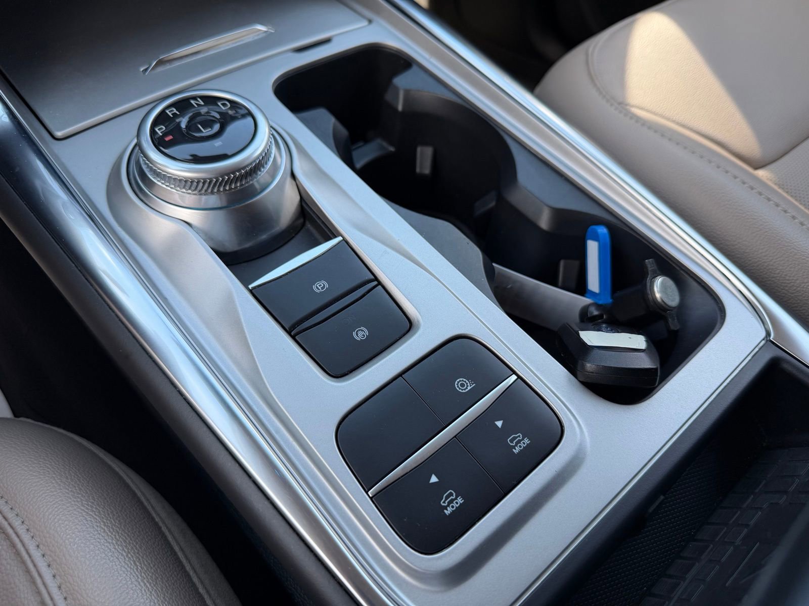 Used 2022 Ford Explorer Limited w/ Equipment Group 301A image 24