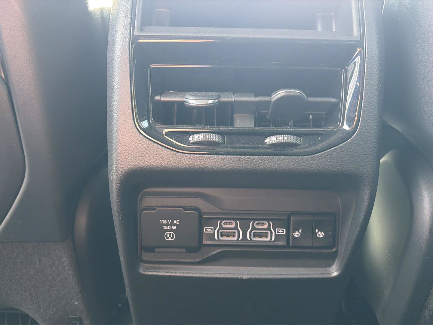 Used 2023 Jeep Grand Cherokee Limited AWD/4WD image 7