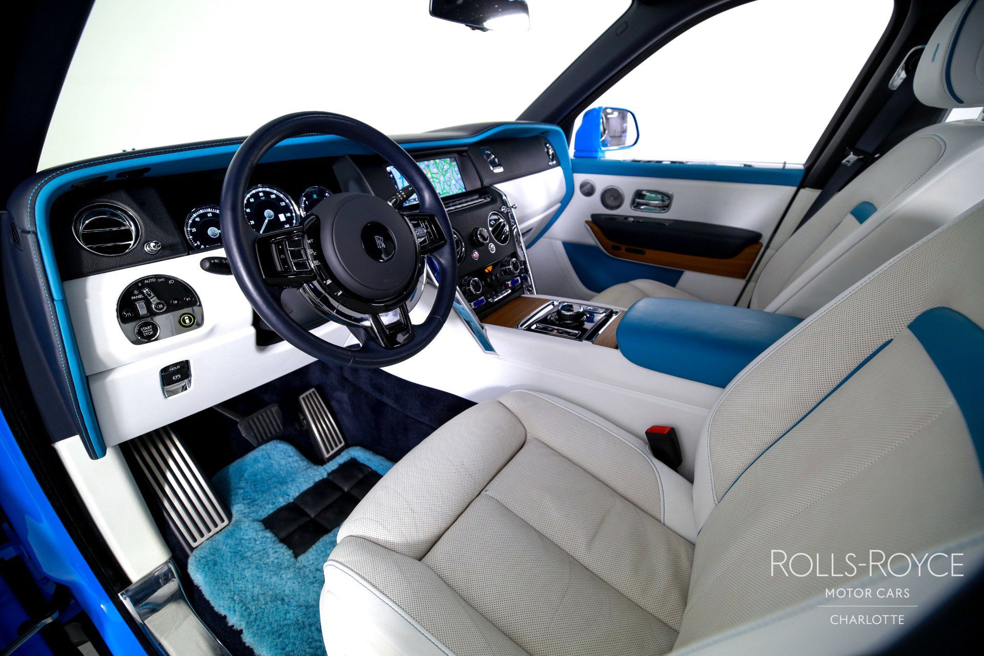 Used 2023 Rolls-Royce Cullinan image 4