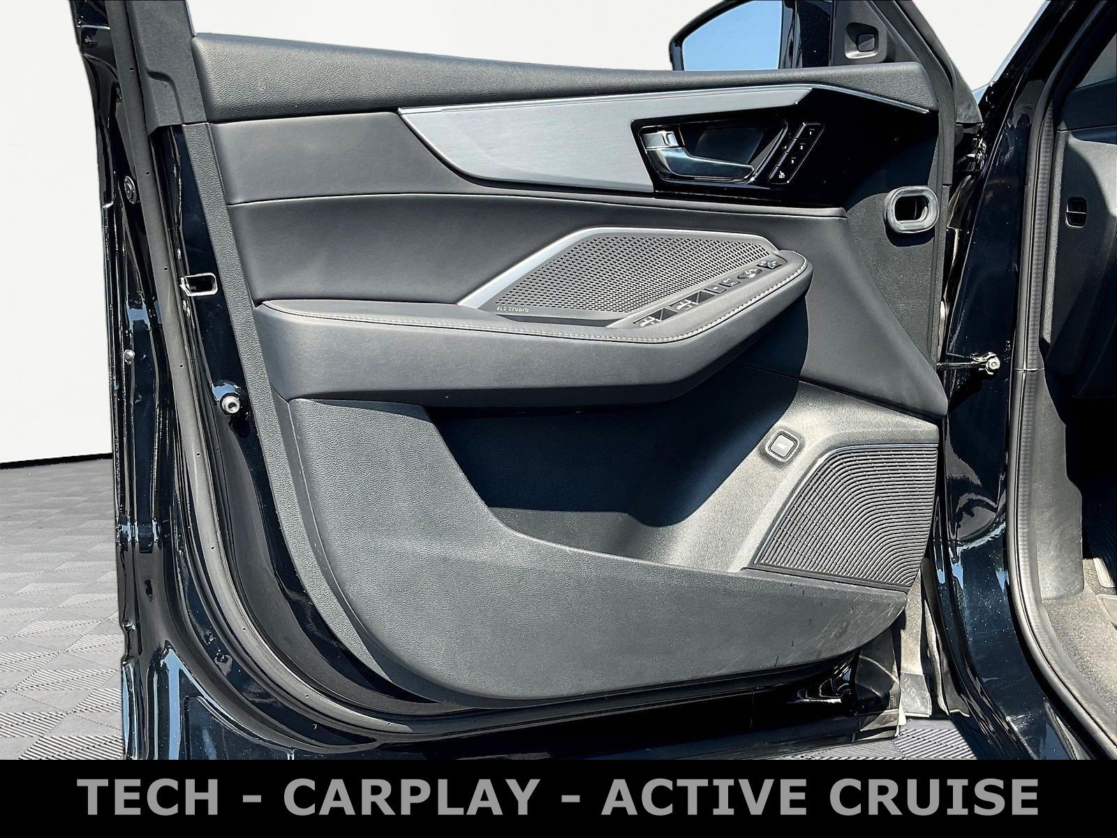 Used 2023 Acura MDX w/ Technology Package AWD/4WD image 20