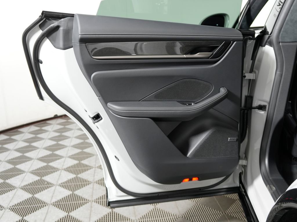 New 2026 Porsche Macan Turbo Electric image 33