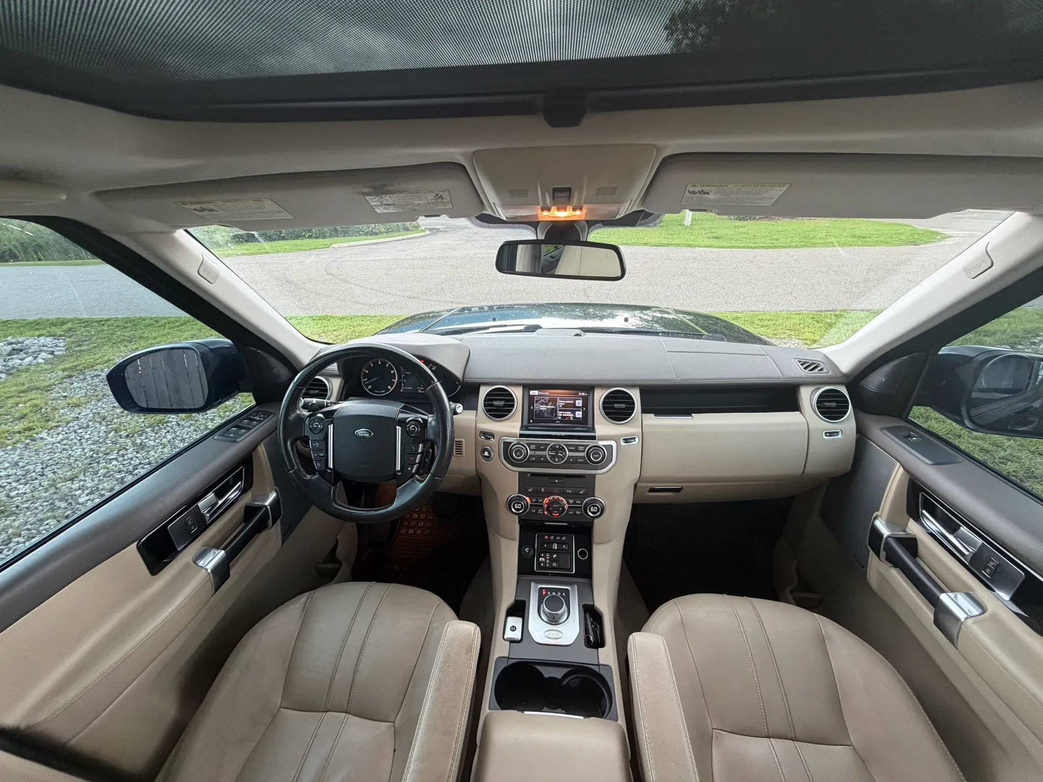 Used 2016 Land Rover LR4 HSE AWD/4WD image 25