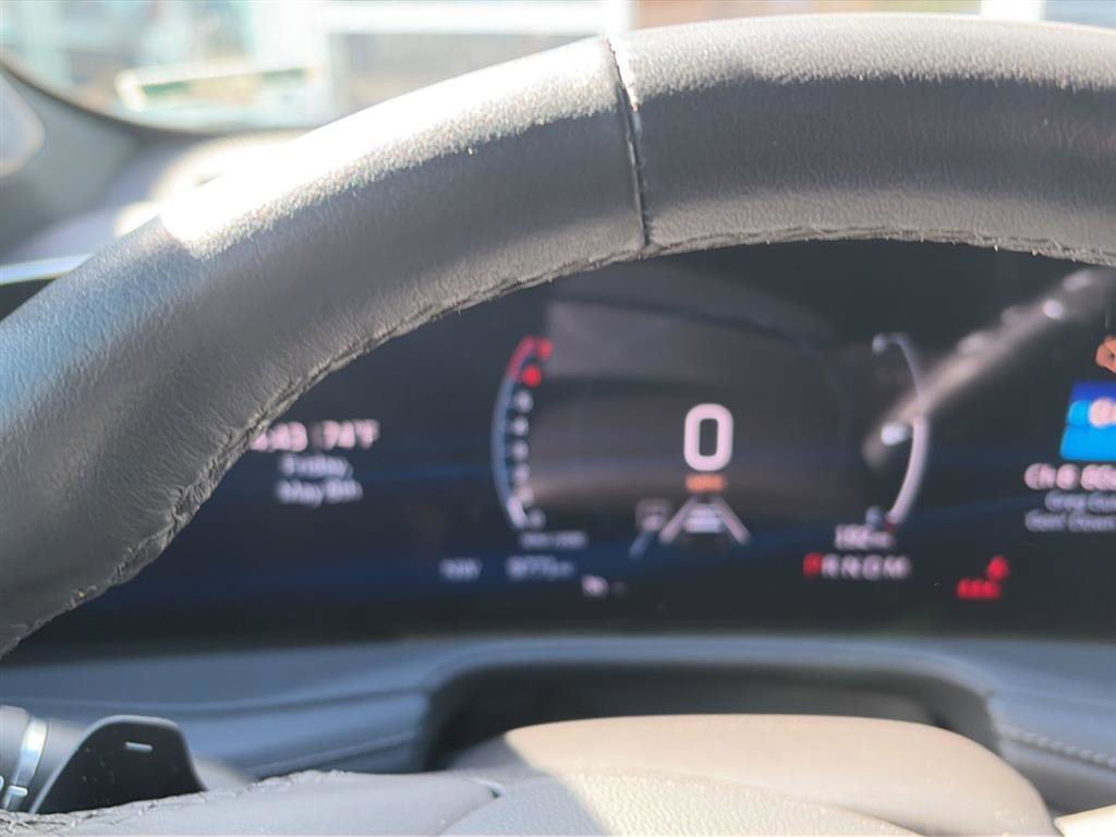 Used 2025 Cadillac XT4 Premium Luxury FWD image 7