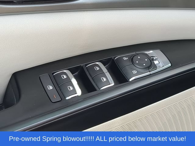 Used 2022 Kia Carnival LX FWD image 22