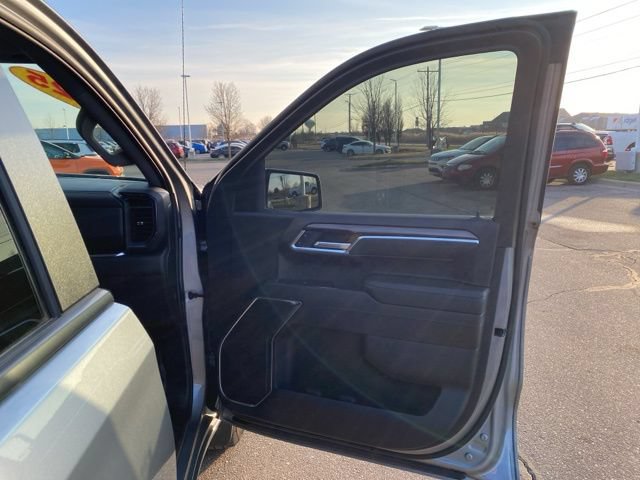 Used 2025 Chevrolet Silverado 1500 LT AWD/4WD image 32
