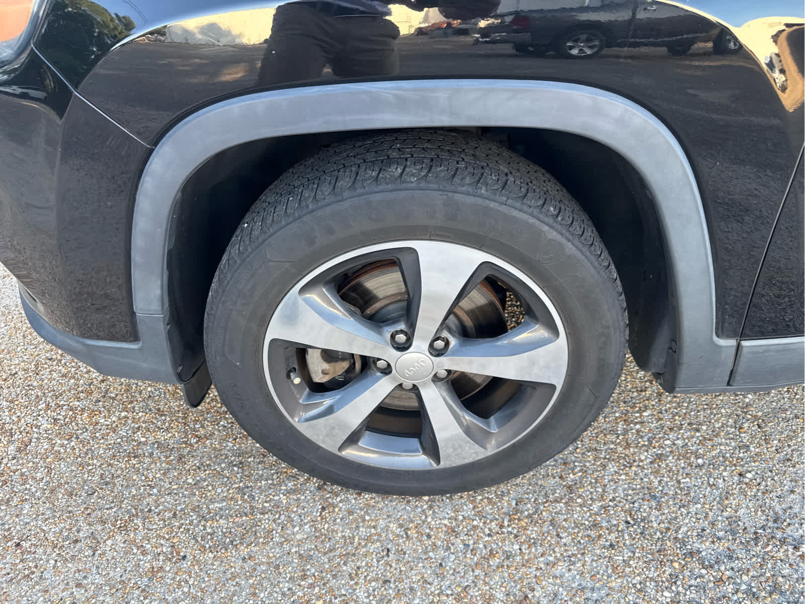 Used 2019 Jeep Cherokee Limited FWD image 12