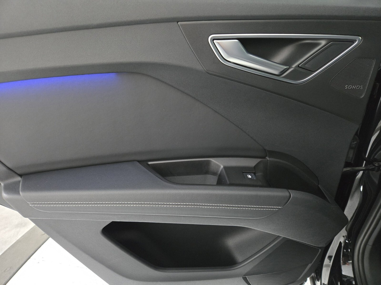 Used 2022 Audi Q4 e-tron Premium Plus w/ Premium Plus image 22