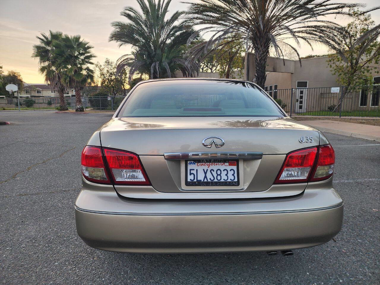 Used 2004 INFINITI I35 Base 4dr Sedan FWD image 4