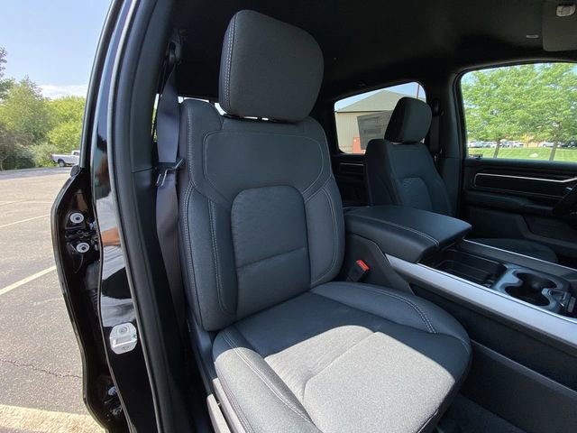 New 2025 RAM 1500 4x4 Crew Cab image 23