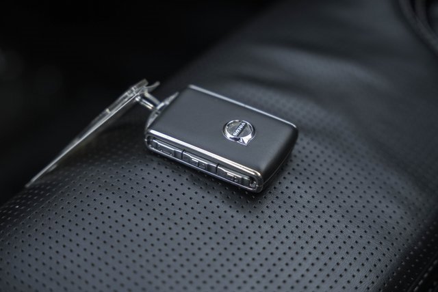 Used 2020 Volvo S90 T6 Inscription image 42