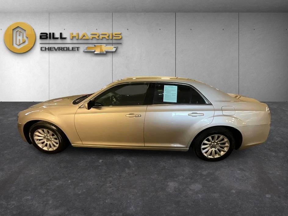 Used 2012 Chrysler 300 RWD image 13
