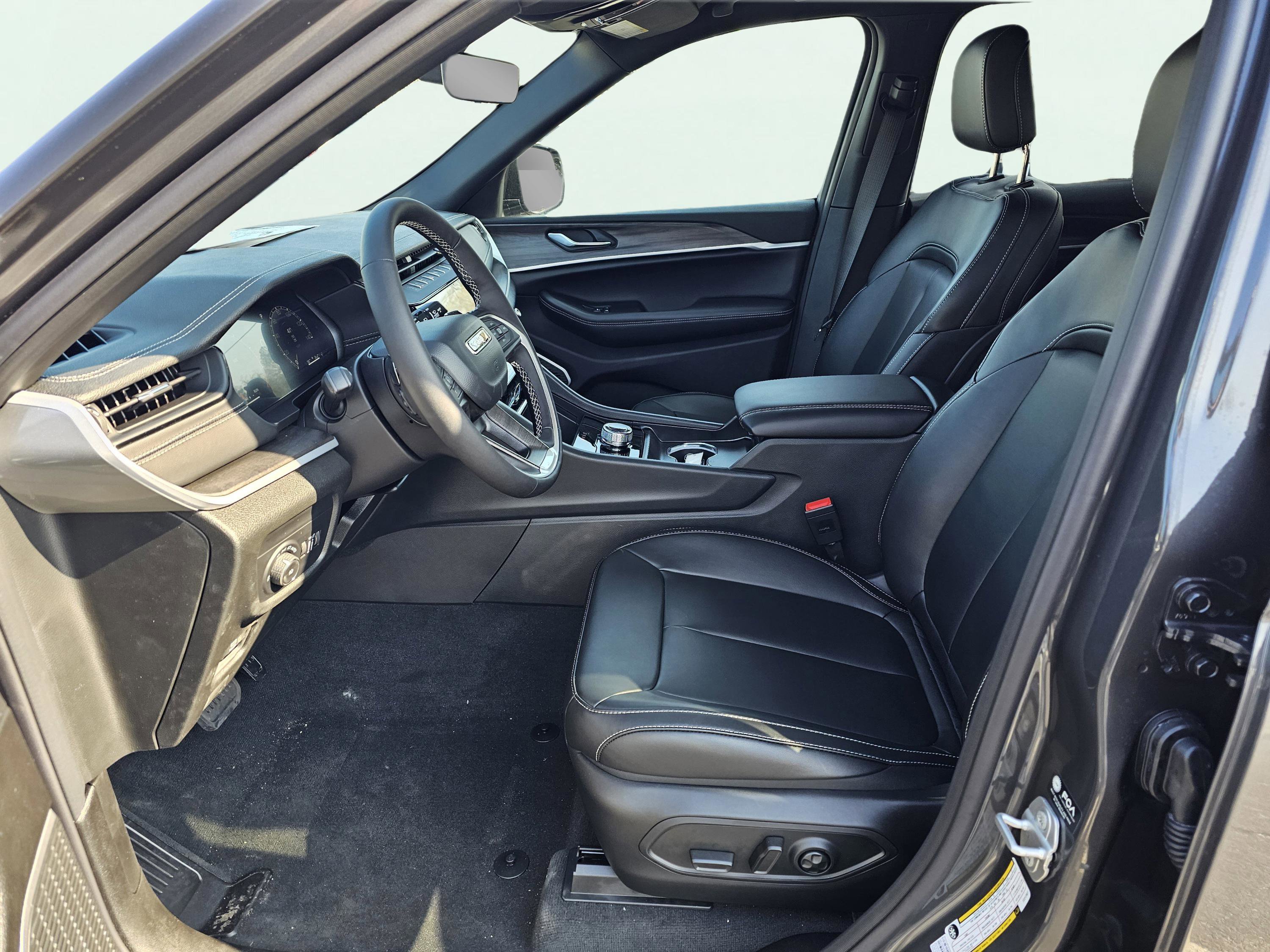 New 2026 Jeep Grand Cherokee Limited image 18