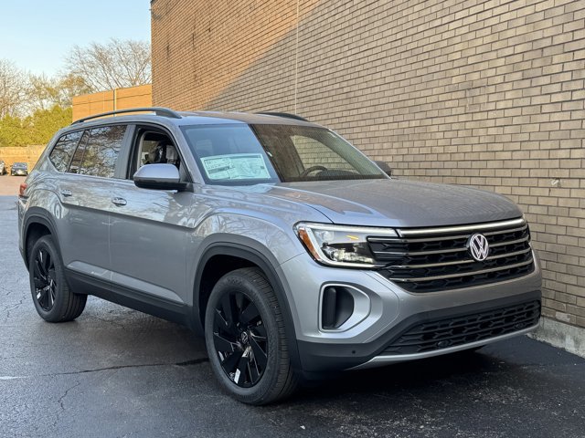 New 2026 Volkswagen Atlas SE AWD/4WD image 2