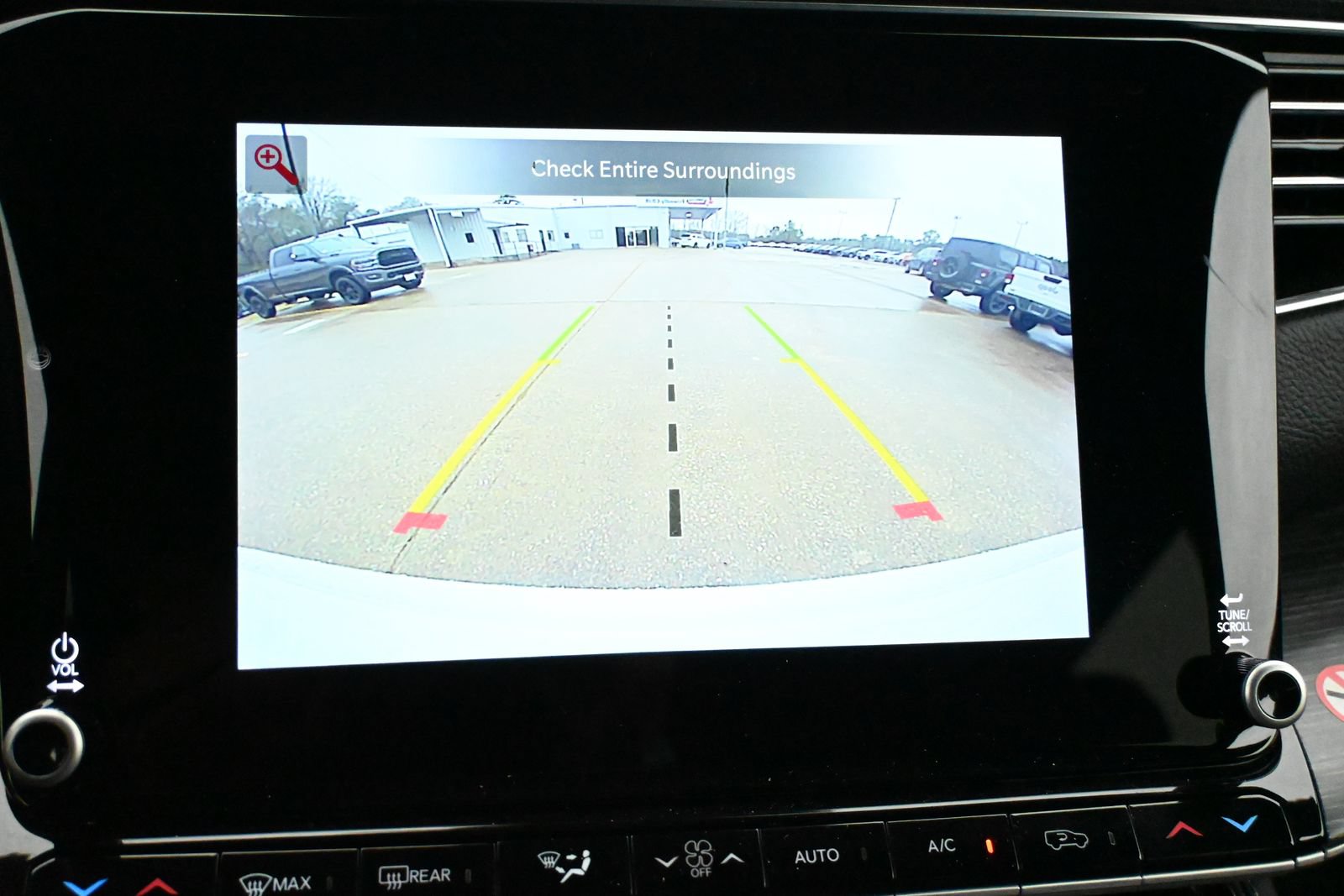Used 2024 Jeep Wagoneer Series III AWD/4WD image 11