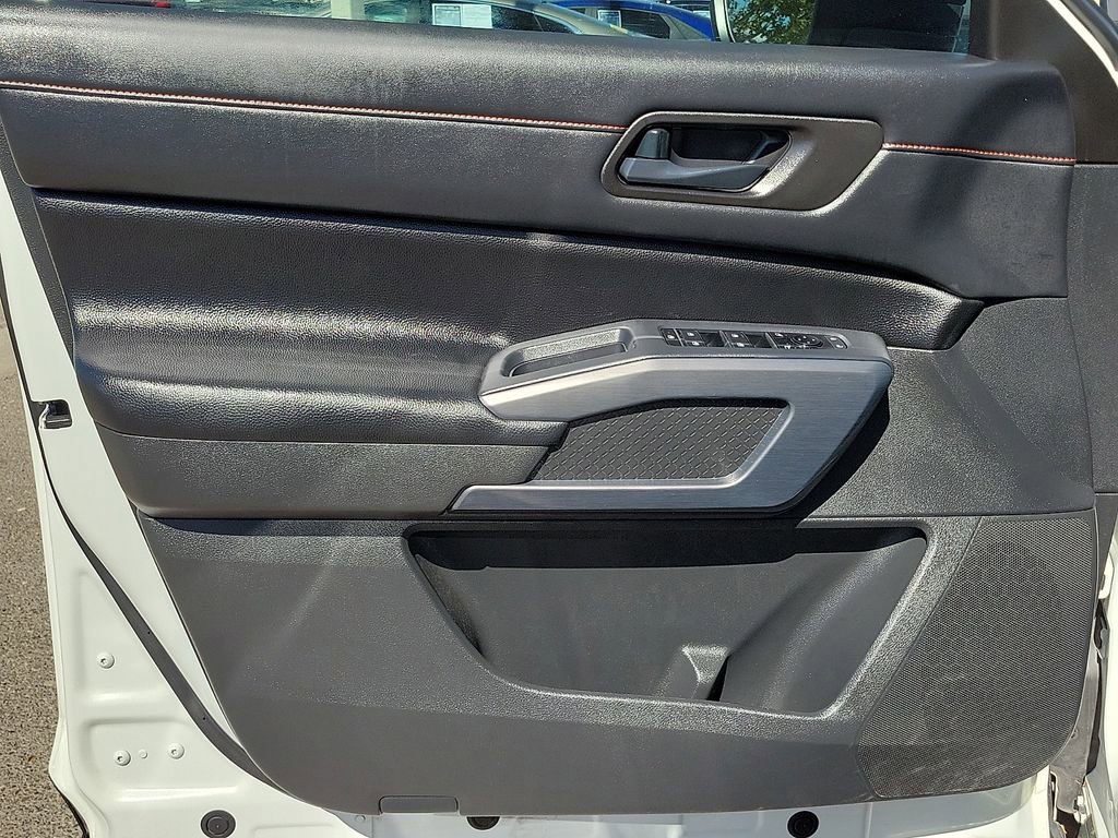Used 2024 Nissan Pathfinder Rock Creek AWD/4WD image 18