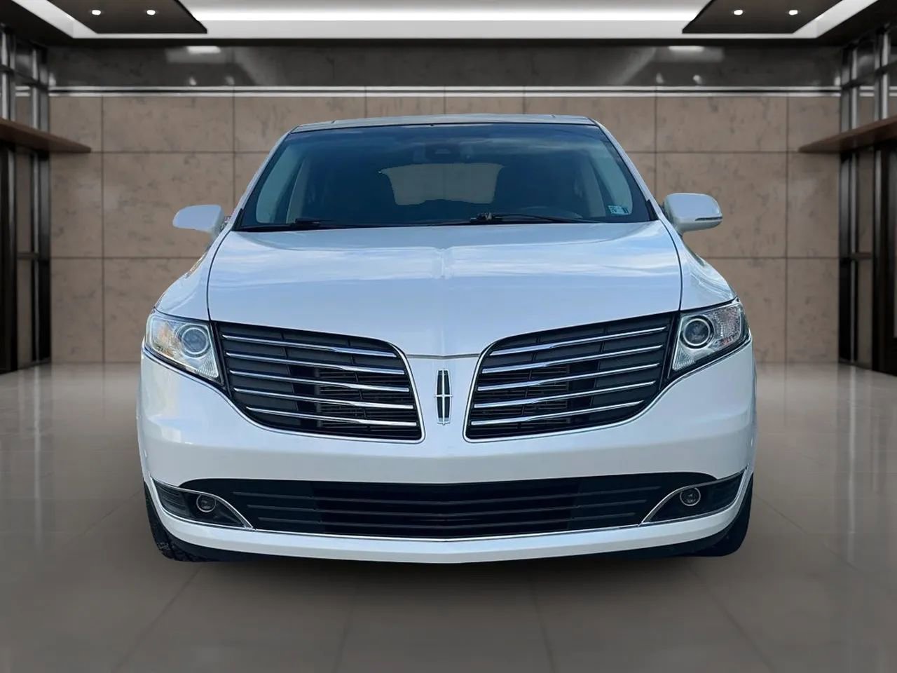 Used 2018 Lincoln MKT AWD w/ Technology Package image 2