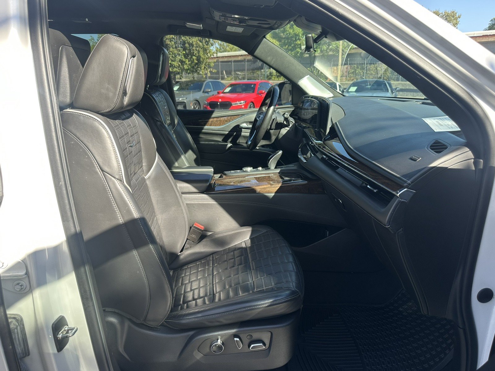 Used 2021 Cadillac Escalade Sport Platinum w/ LPO, ONYX Package AWD/4WD image 20