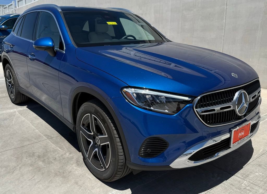 Used 2026 Mercedes-Benz GLC 300 image 2