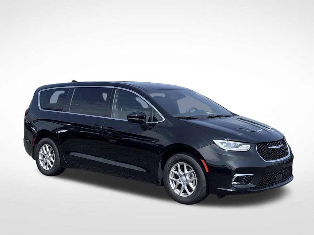 Certified 2025 Chrysler Pacifica Select FWD image 5