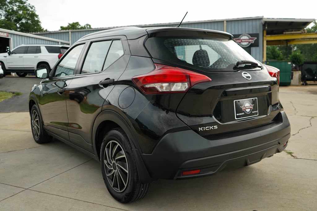 Used 2019 Nissan Kicks S FWD image 4