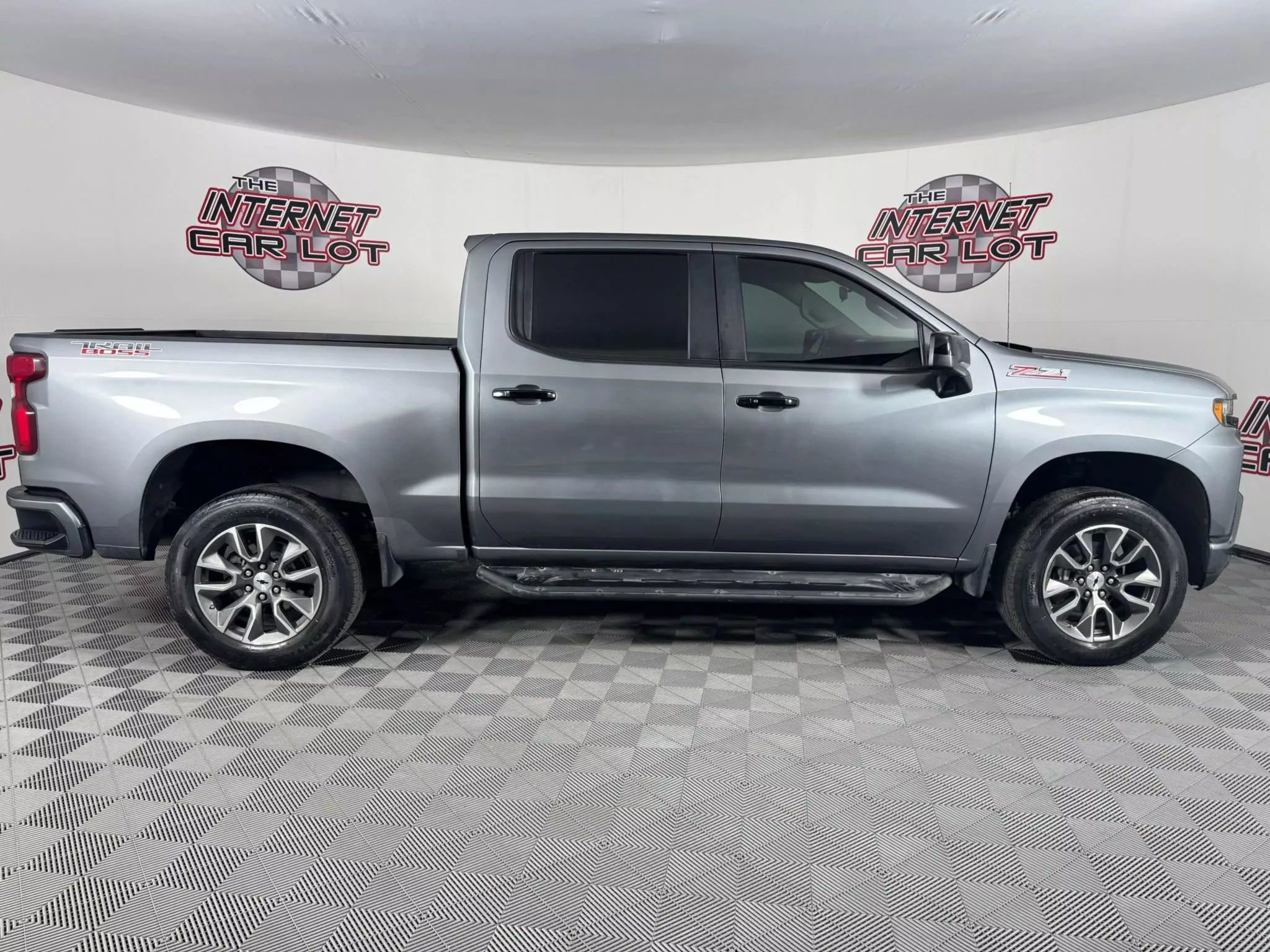 Used 2021 Chevrolet Silverado 1500 LT Trail Boss w/ Bed Protection Package AWD/4WD image 8