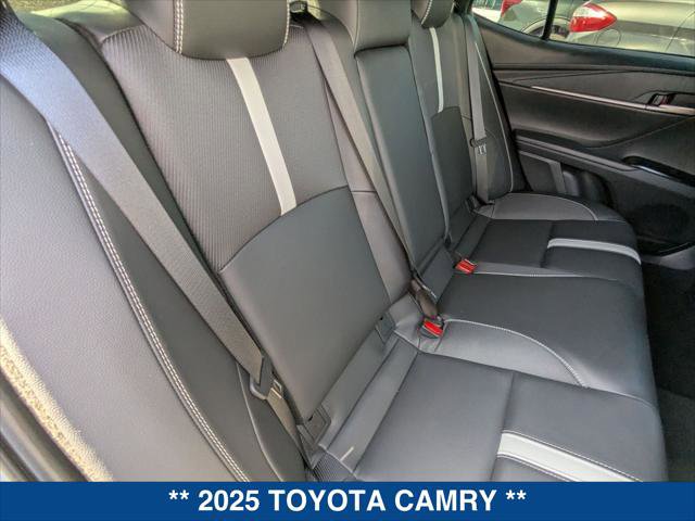 Used 2025 Toyota Camry SE w/ Convenience Package image 22