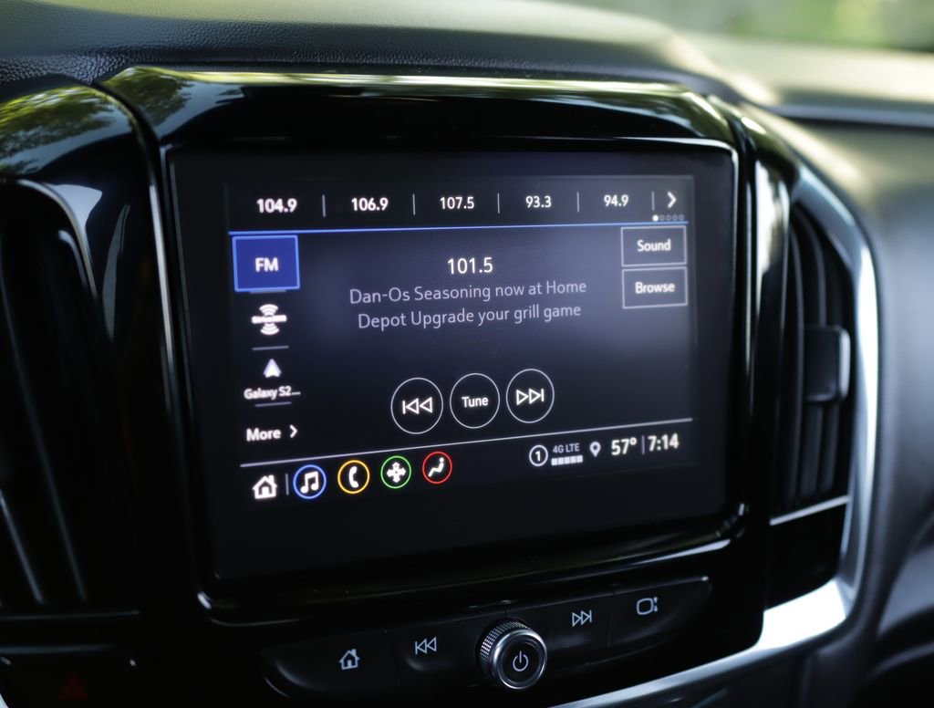 Used 2023 Chevrolet Traverse LT FWD image 12