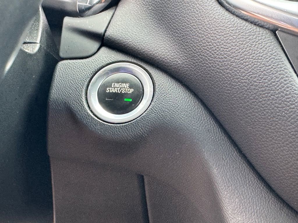 Used 2021 Chevrolet Equinox LT AWD/4WD image 25