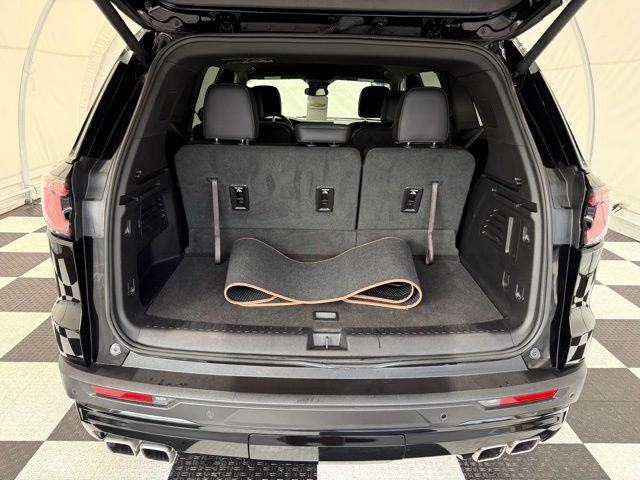 Used 2025 GMC Acadia AT4 video 4