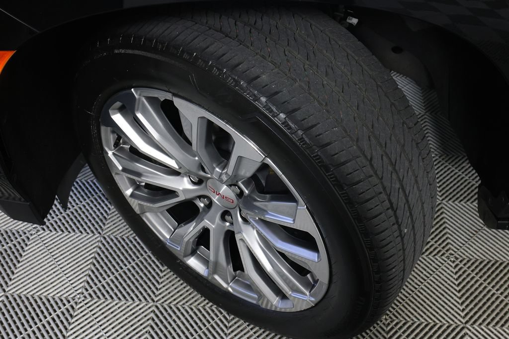 Used 2024 GMC Yukon Denali RWD image 44