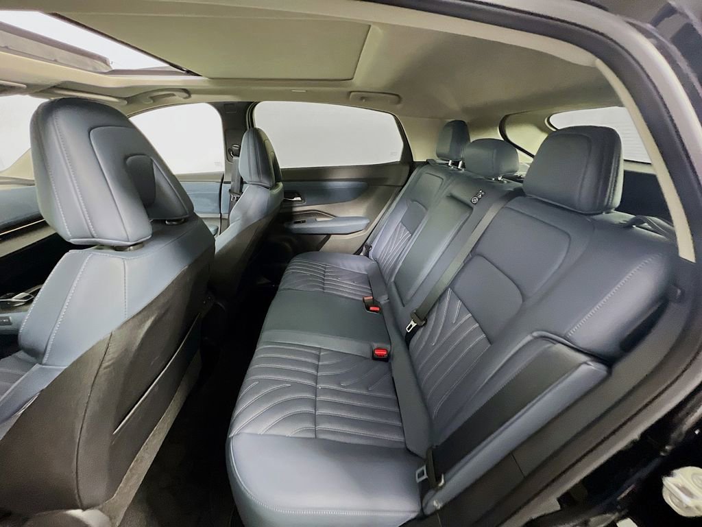 Used 2025 Nissan Ariya Platinum image 25