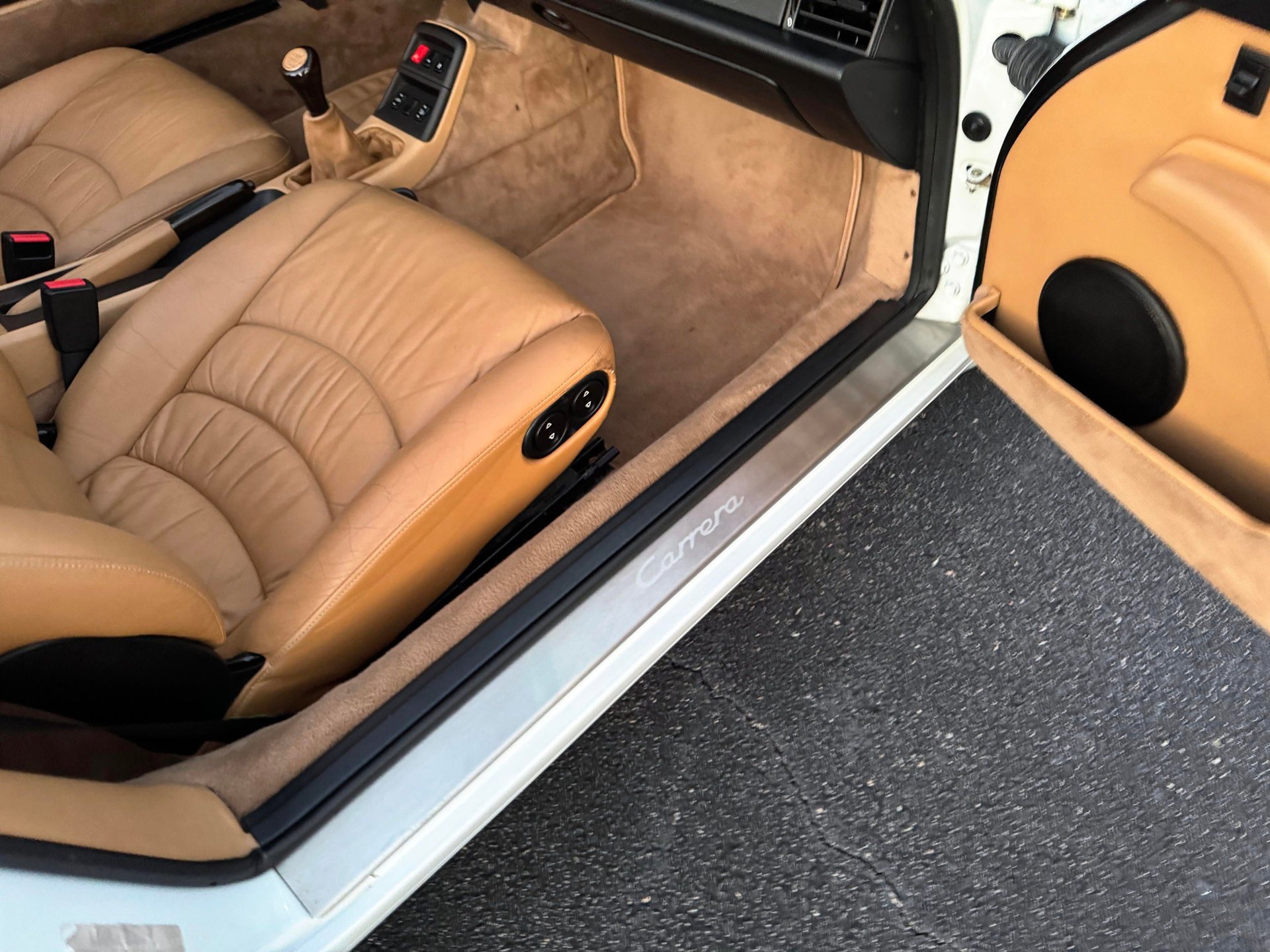 Used 1997 Porsche 911 Cabriolet image 21