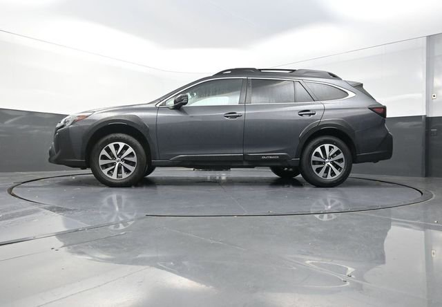 Used 2024 Subaru Outback Premium image 30