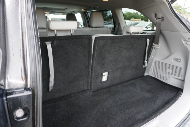 Used 2019 Toyota Highlander XLE FWD image 14