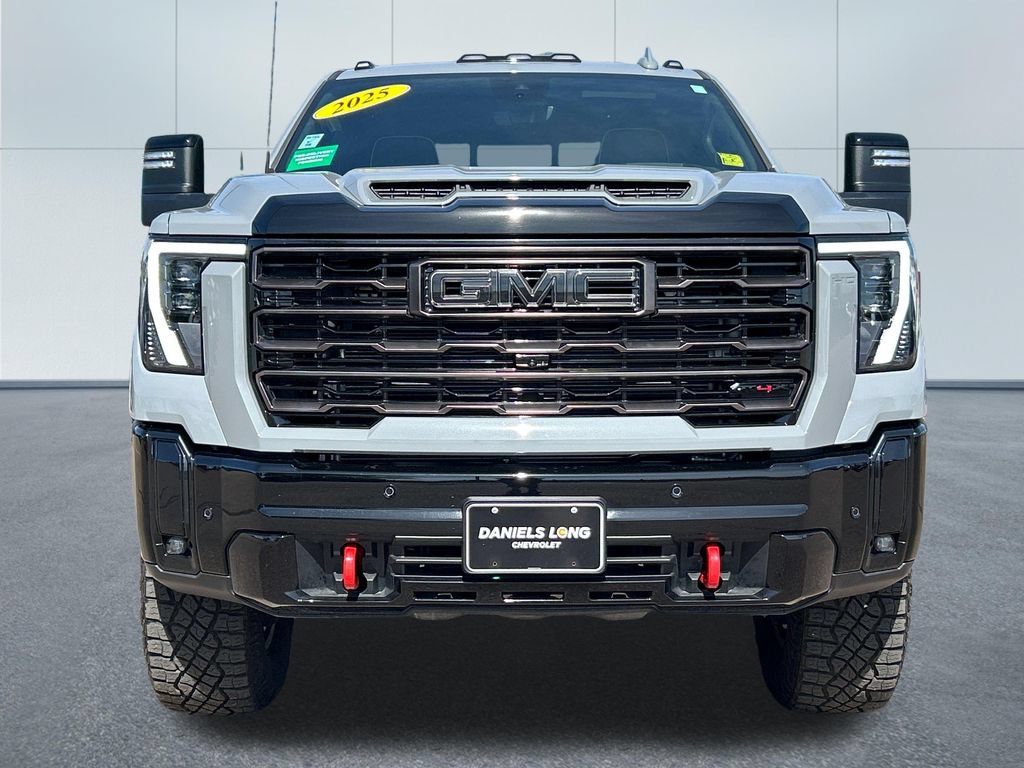 Used 2025 GMC Sierra 2500 AT4X AWD/4WD image 3