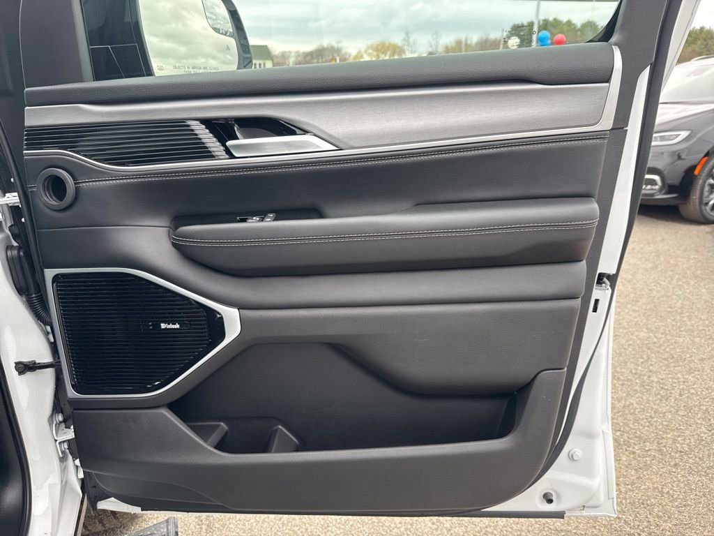 New 2026 Jeep Grand Wagoneer Limited w/ Premium Group II image 36