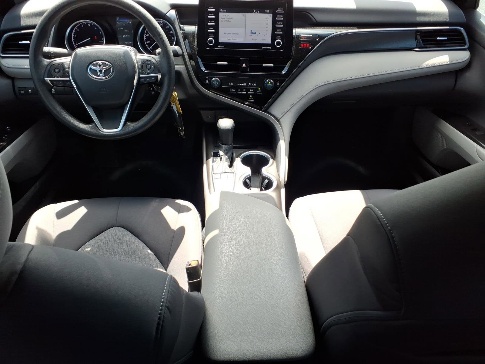 Used 2022 Toyota Camry LE FWD image 17