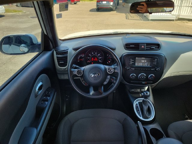 Used 2017 Kia Soul FWD image 10