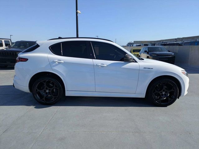 Used 2023 Alfa Romeo Stelvio Estrema AWD/4WD image 2