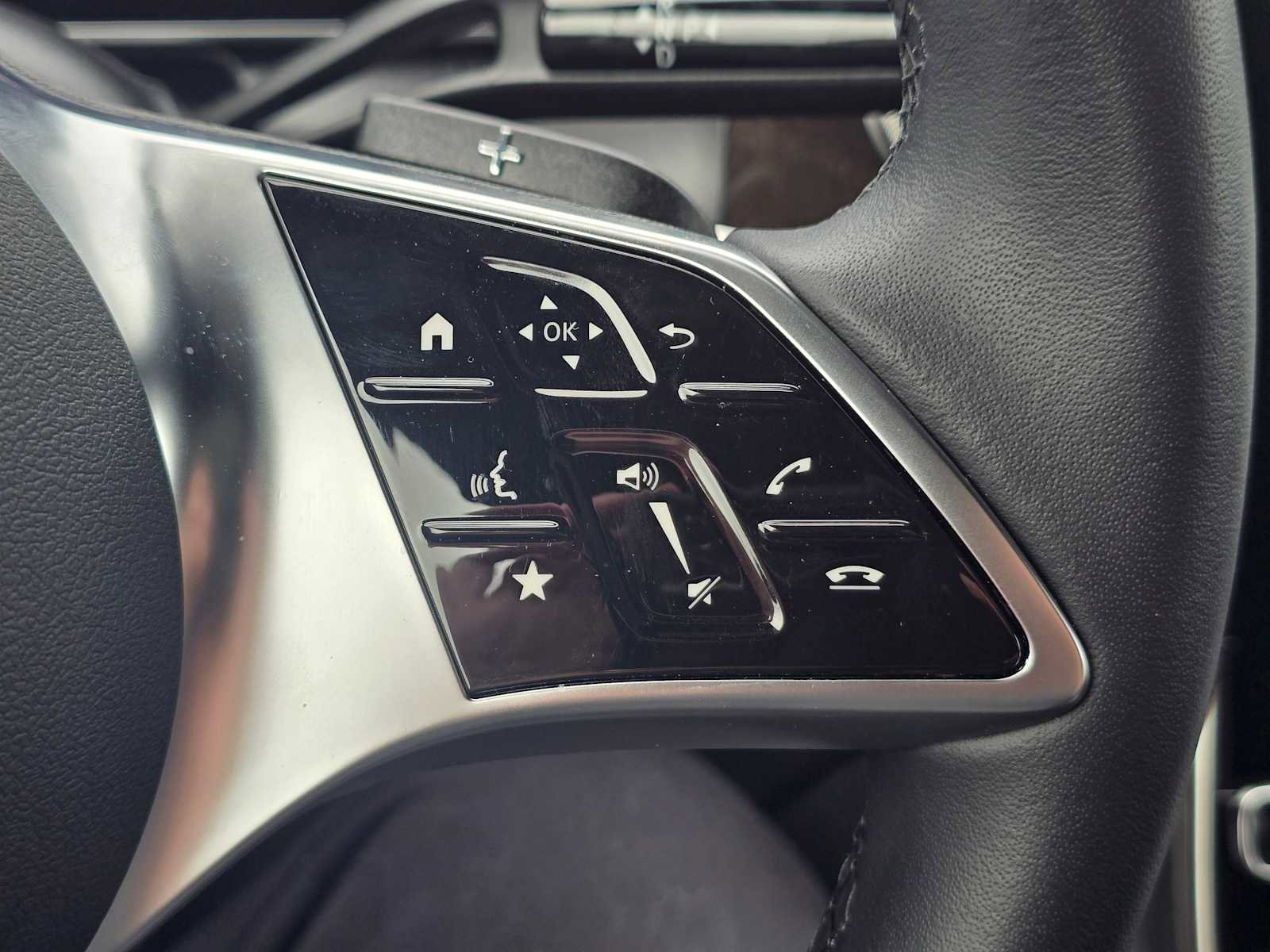 Used 2025 Mercedes-Benz GLC 300 image 34