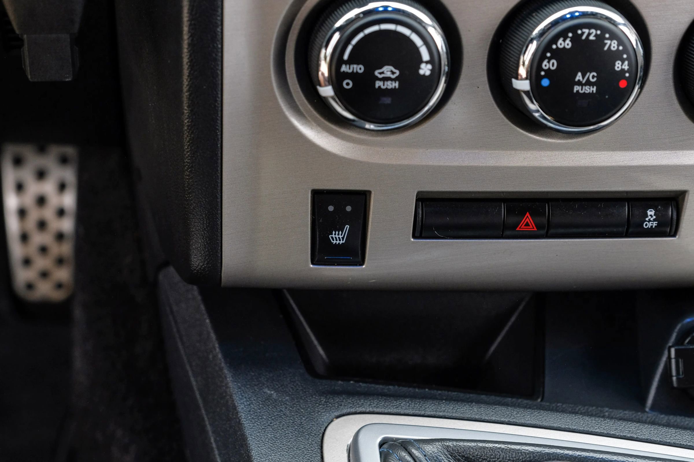 Used 2011 Dodge Challenger SRT8 RWD image 26