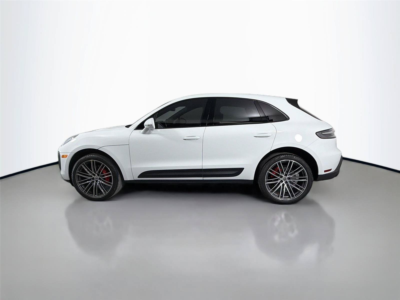 Certified 2023 Porsche Macan S AWD/4WD image 2