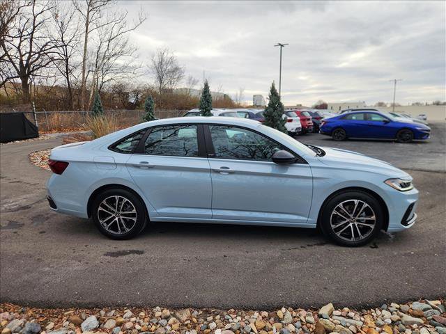 Certified 2025 Volkswagen Jetta Sport image 6