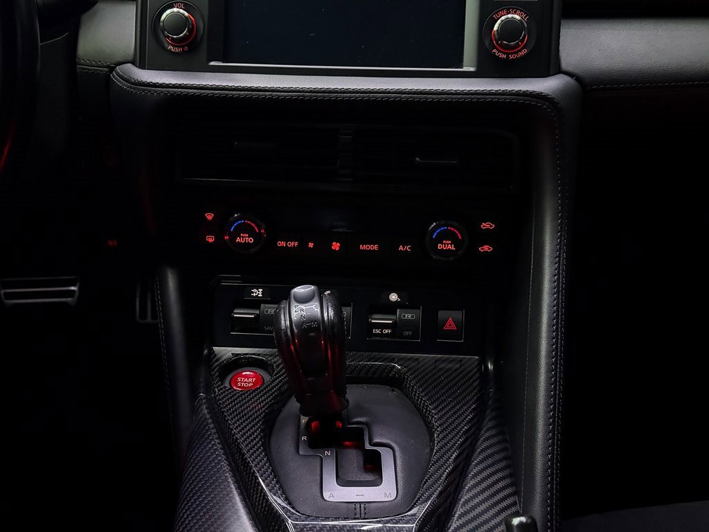 Used 2017 Nissan GT-R Premium image 23