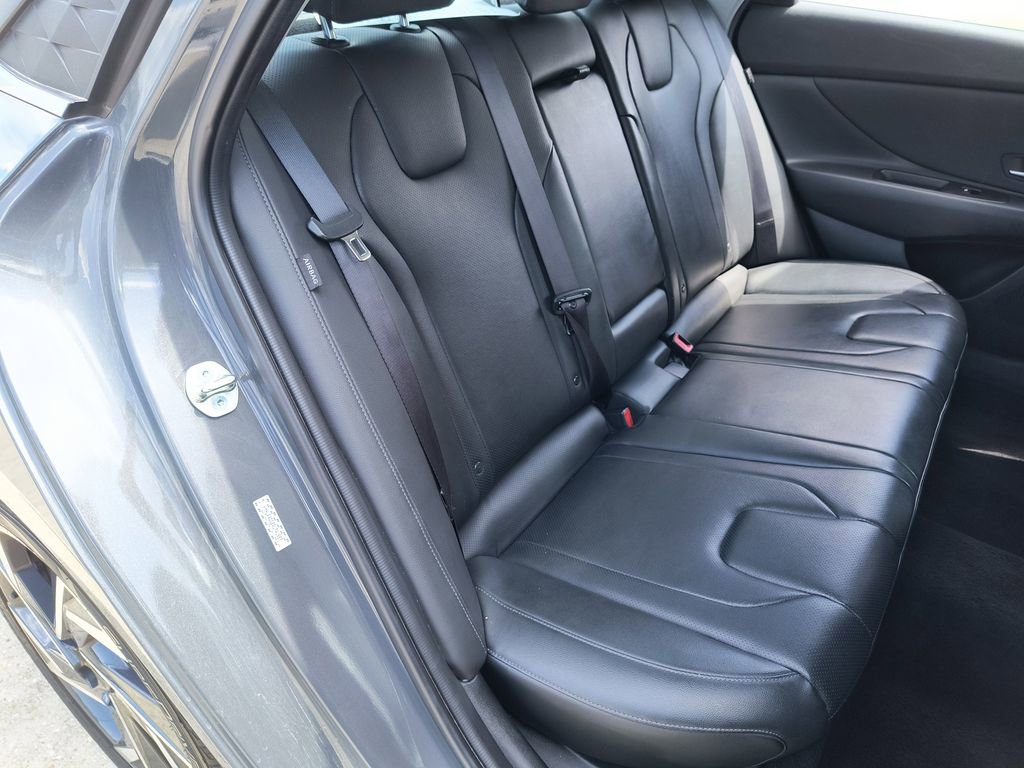 Used 2024 Hyundai Elantra Limited image 33