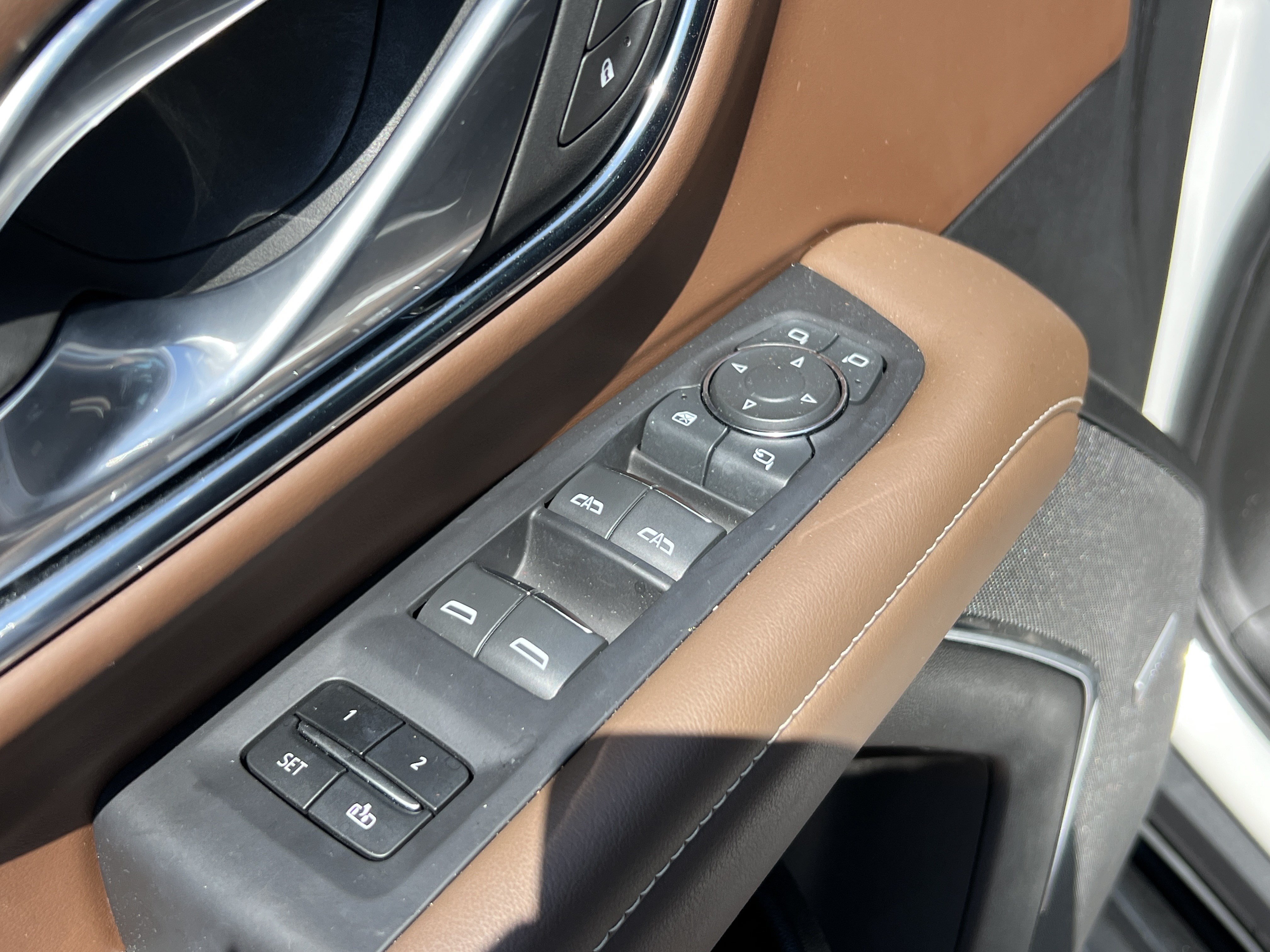 Used 2024 Chevrolet Tahoe High Country AWD/4WD image 15