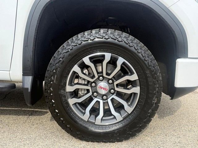 Used 2021 GMC Sierra 1500 AT4 w/ AT4 Premium Package AWD/4WD image 9