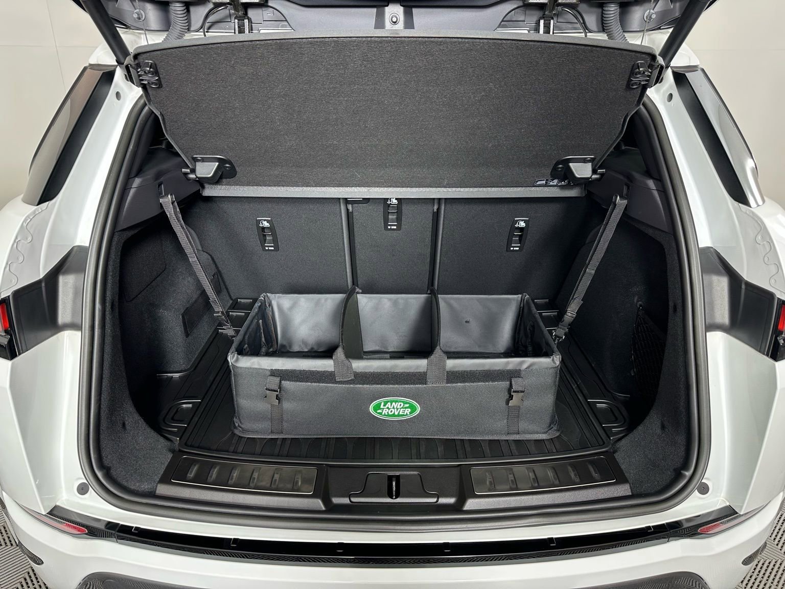 Used 2023 Land Rover Range Rover Evoque R-Dynamic S image 27