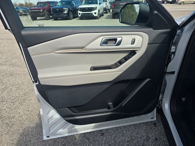 New 2026 Ford Explorer Active image 9
