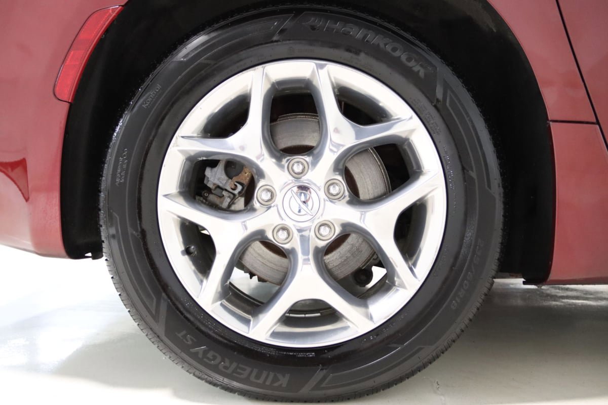 Used 2018 Chrysler Pacifica Limited FWD image 73